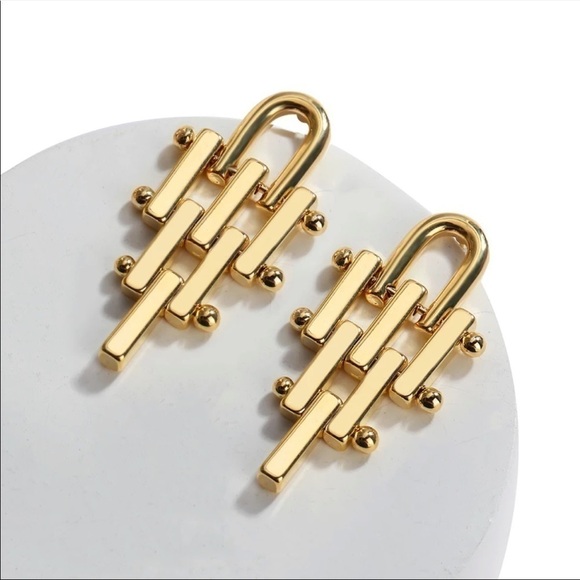 𝅺new Gold Plated Geometric Earrings - Picture 3 of 5